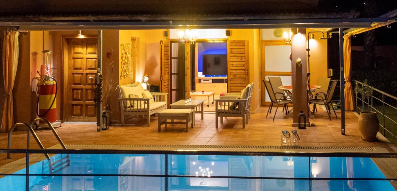 Cozy Small Smart Villa With Private Pool Mikri Mantineia Kalamata Exterior foto
